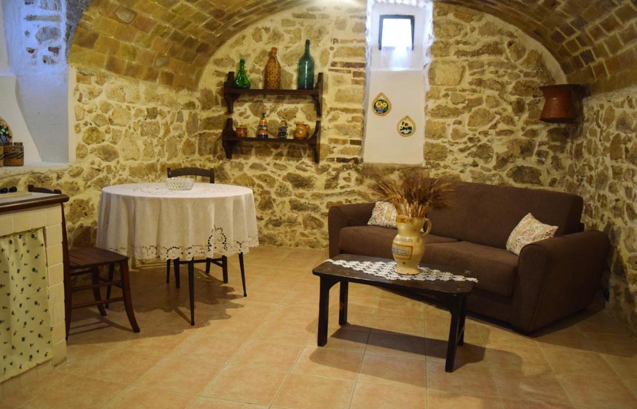 Bed and Breakfast Il Ciavattone Bed And Bike Сульмона Екстер'єр фото